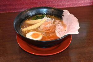 夏季限定の本格 冷やしカレー麺 　豊潤らあめん三代目紀守